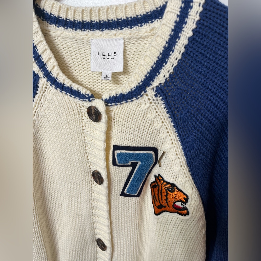 Le Lis letterman sweater, athletic patches and removable pin - Picture 2 of 7
